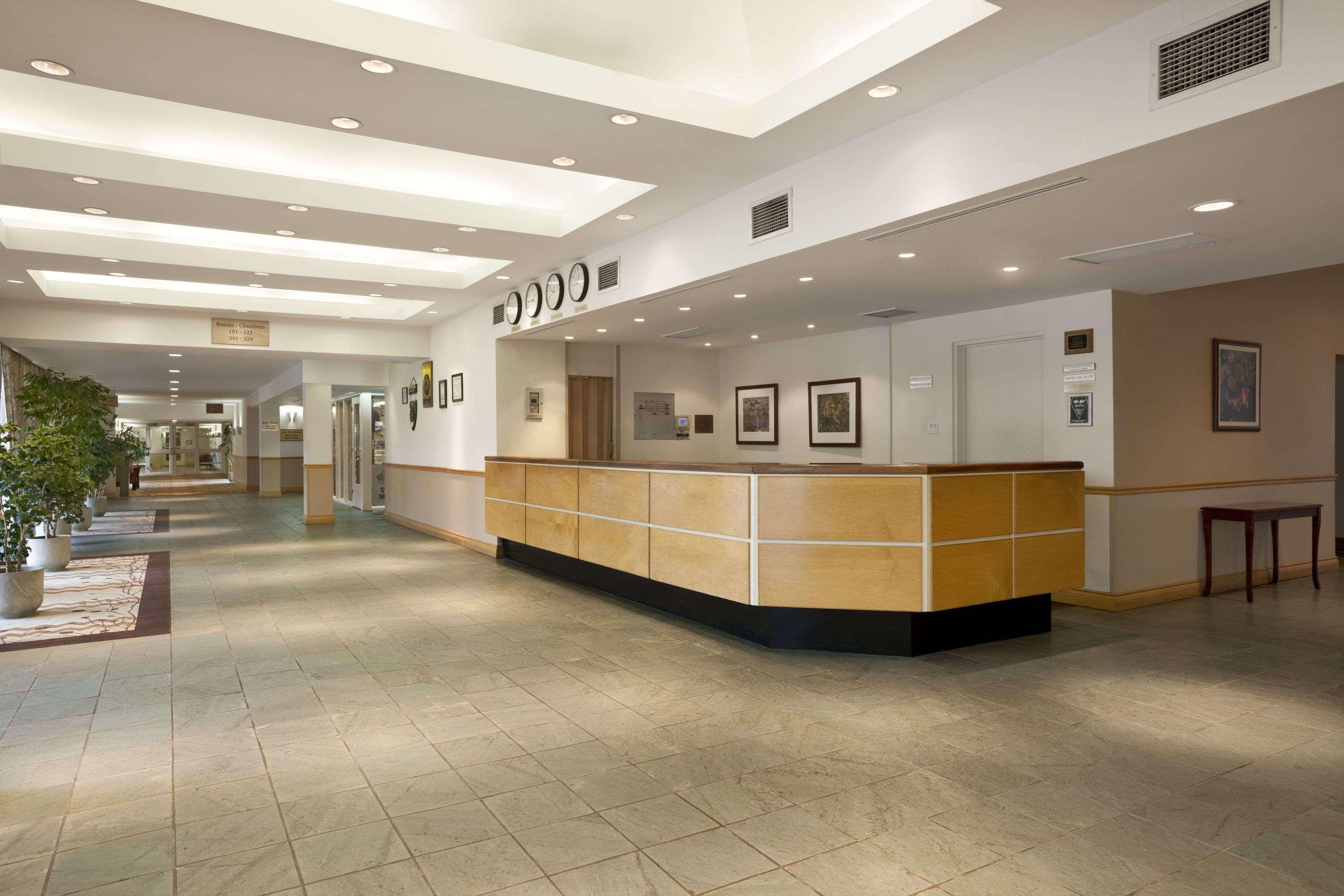 Travelodge By Wyndham Ottawa West Exterior foto