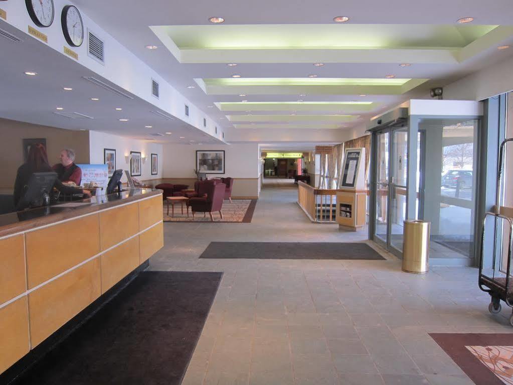 Travelodge By Wyndham Ottawa West Exterior foto